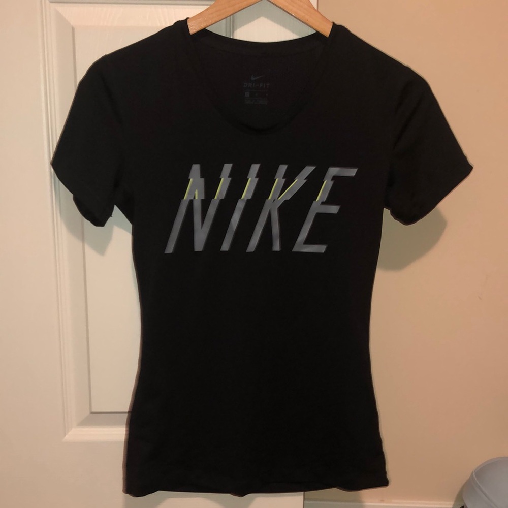 Medium Dri-Fit Nike Tee